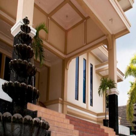 King Hotel Wates (Yogyakarta) Exterior foto