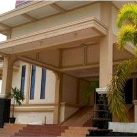 King Hotel Wates (Yogyakarta) Exterior foto