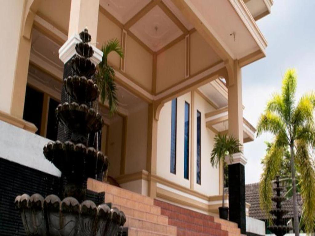 King Hotel Wates (Yogyakarta) Exterior foto